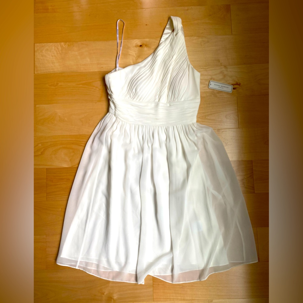 Donna Morgan Rhea One-Shoulder Dress in size 6- new with tags!